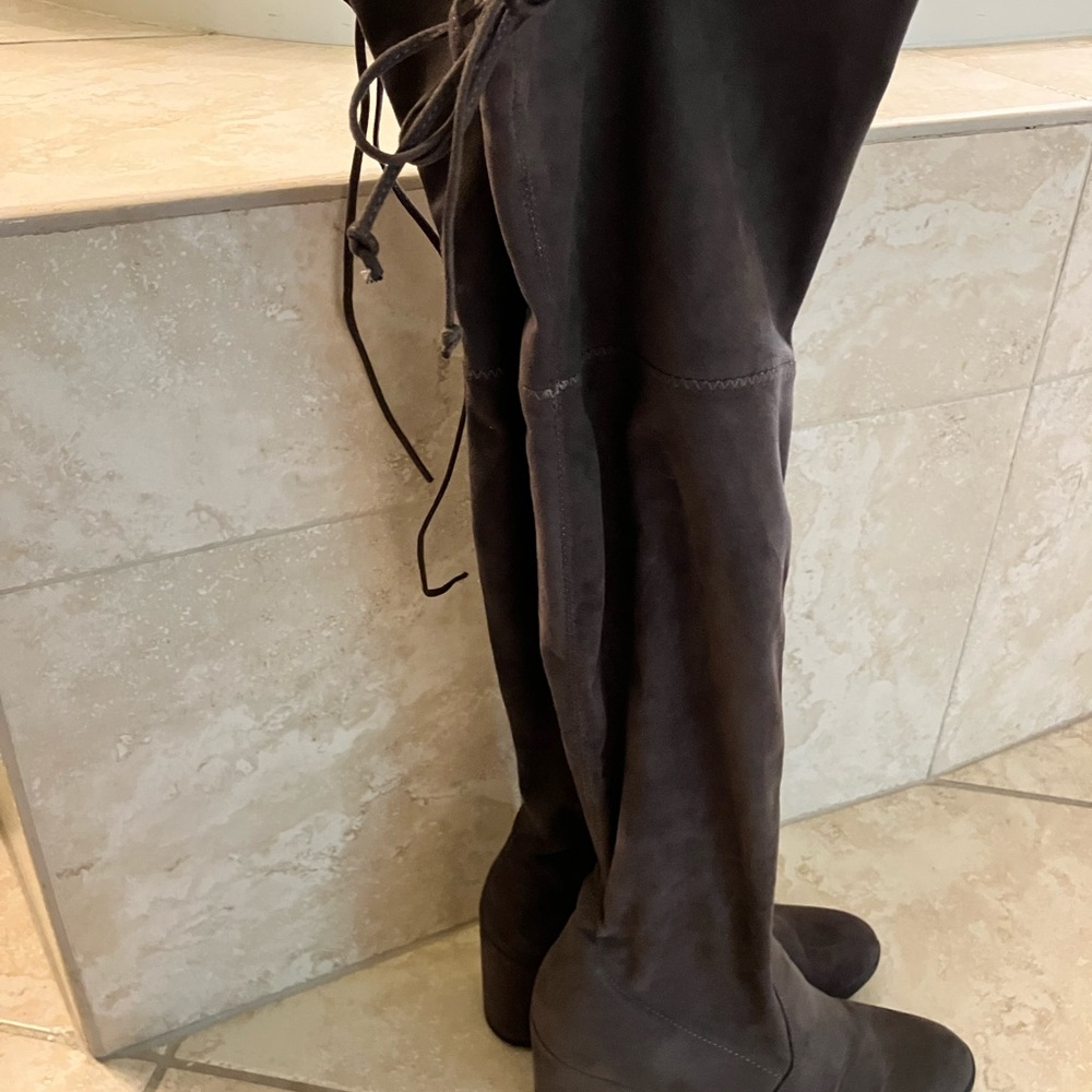 Elegant Grey Over-the-Knee Boots